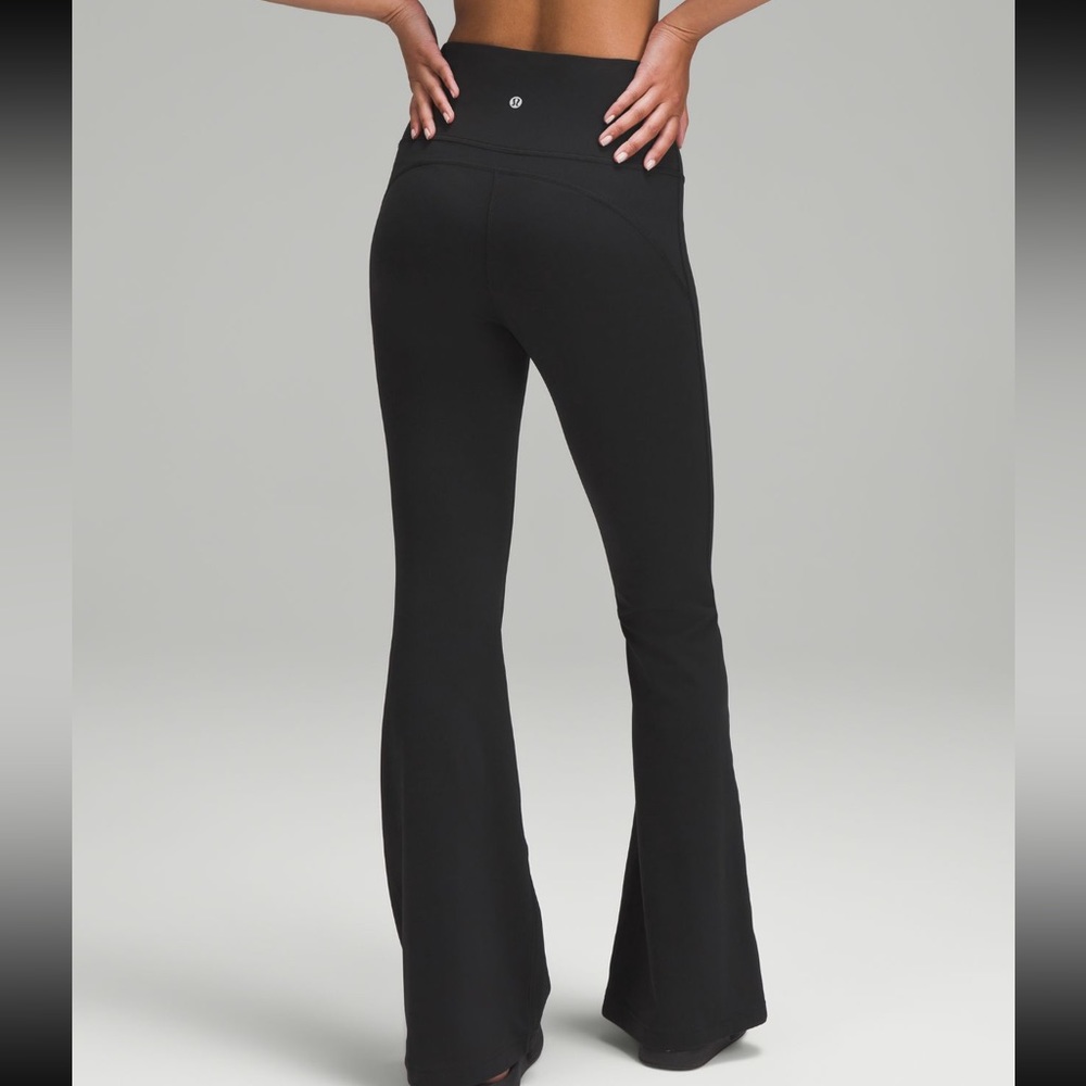 Lululemon Groove Super- High rise flared pant nulu- size 6